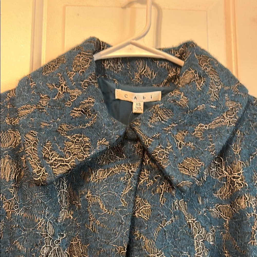 Cabi size XS NWT Blue Wool Cape Topper Jacket - Picture 3 of 5